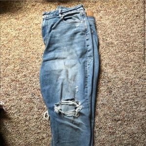 AE curvy mom jean